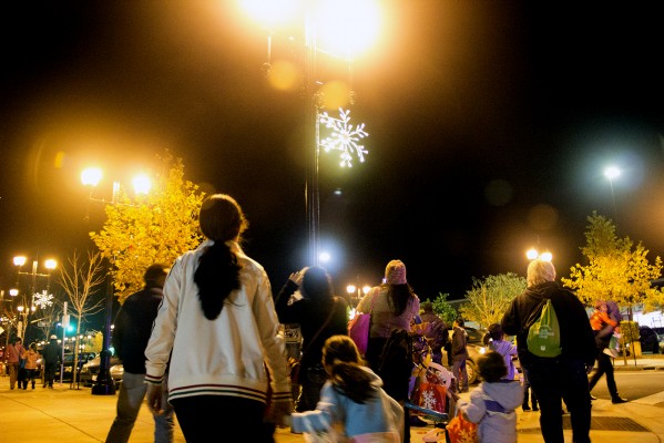 Organizers welcomed festive street lights back to Macdonald Street on Wednesday night. (Photo by: Rachel de Leon)